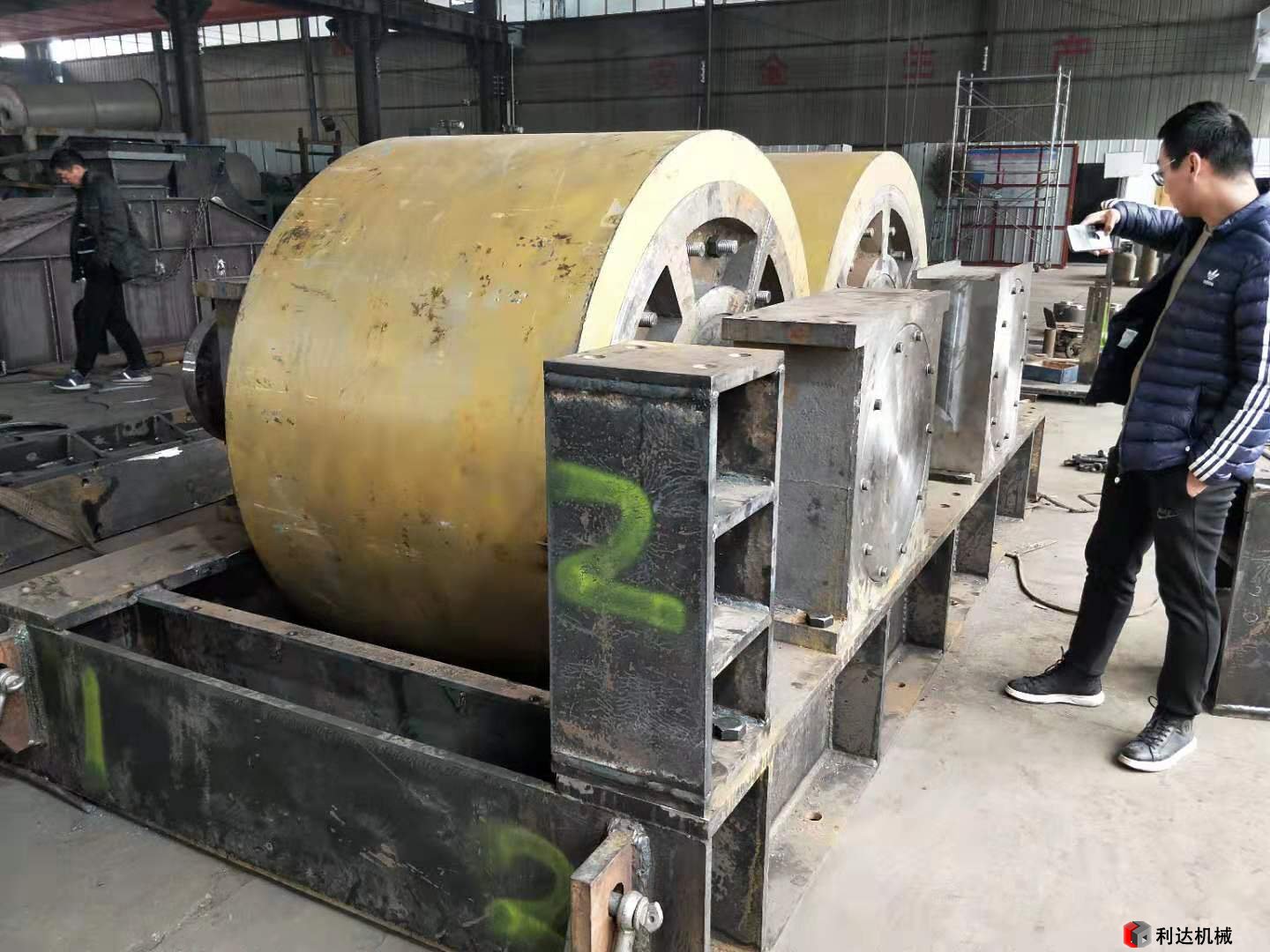 對輥制砂機